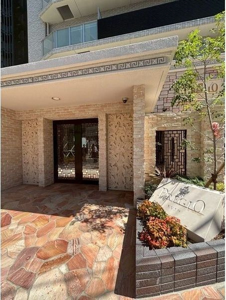 プレジオ九条のエントランス