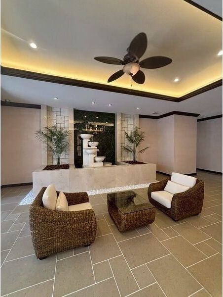 プレジオ九条のロビー