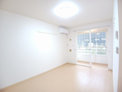 【寝室】 | ラフレシール | 過ごしやすい室内です