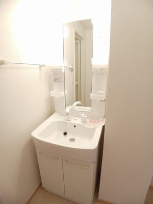 【洗面所】 | ラフレシール | 脱衣スペースもあります