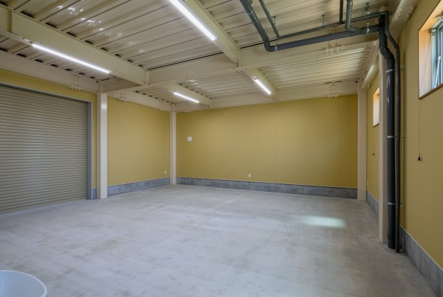 豊明市栄町西大根55-3GIMUCOのその他|左に見えるのがシャッターです。