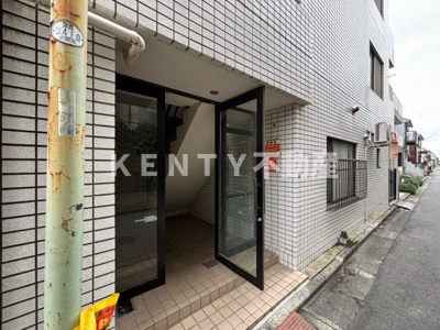 【エントランス】 | 関口マンション | 建物の内部です