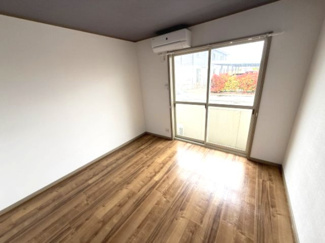 【寝室】 | 第8春木ハイツ