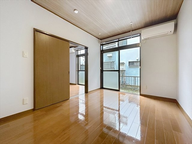 第7丸進ハイツの洋室