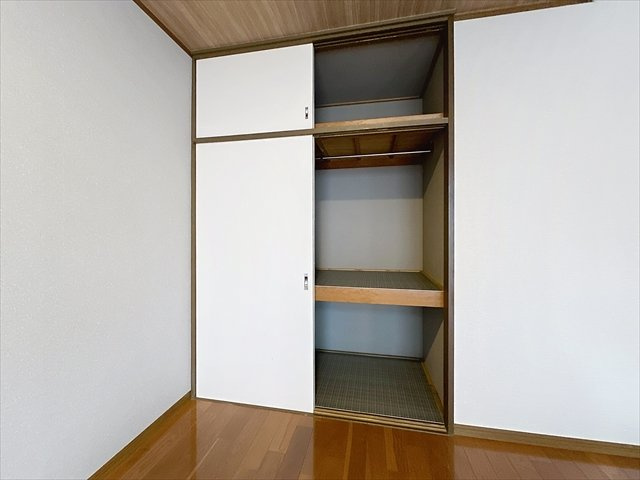 第7丸進ハイツの収納