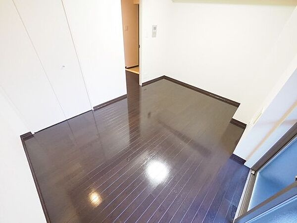 トーシンフェニックス新横浜イクシールの居間・リビング|別の部屋写真となります。