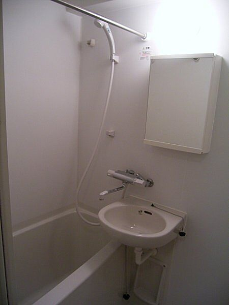 トーシンフェニックス新横浜イクシールの浴室|別の部屋写真となります。