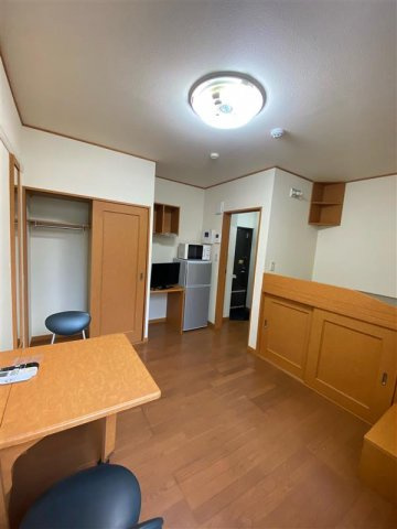 レオパレスＲＯＯＳＴの居間・リビング