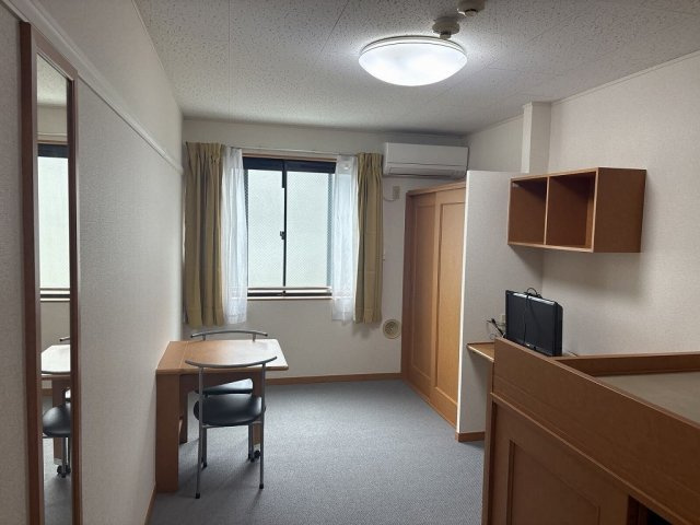 レオパレスカメリアの居間・リビング