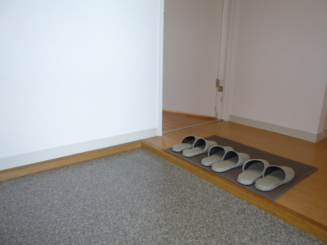 フレグランスまほろばＢの玄関