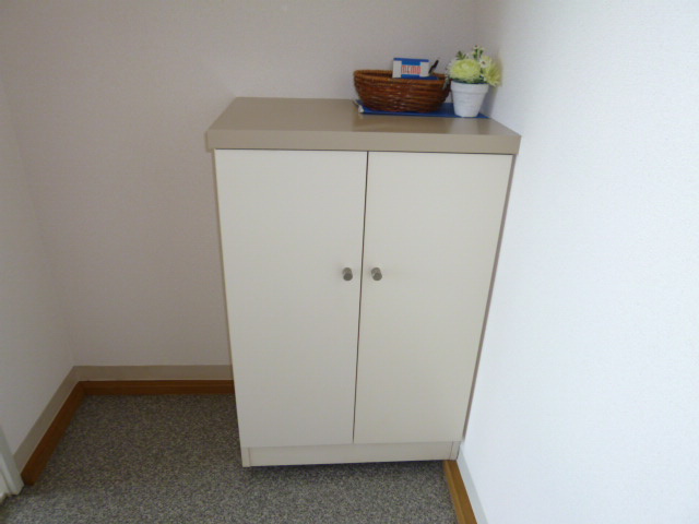 フレグランスまほろばＢの玄関|シューズボックス