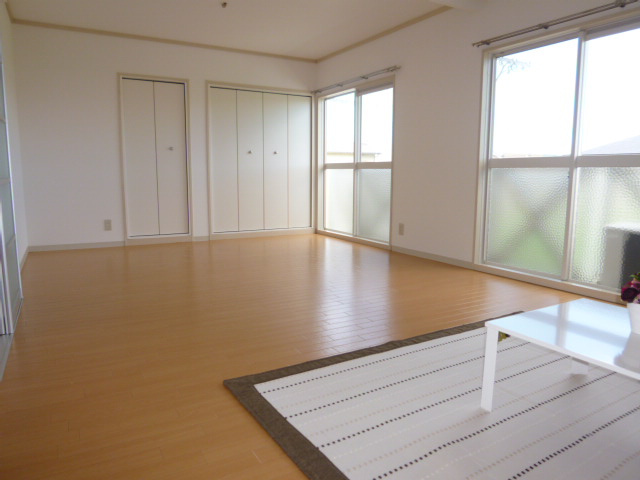 フレグランスまほろばＢの洋室