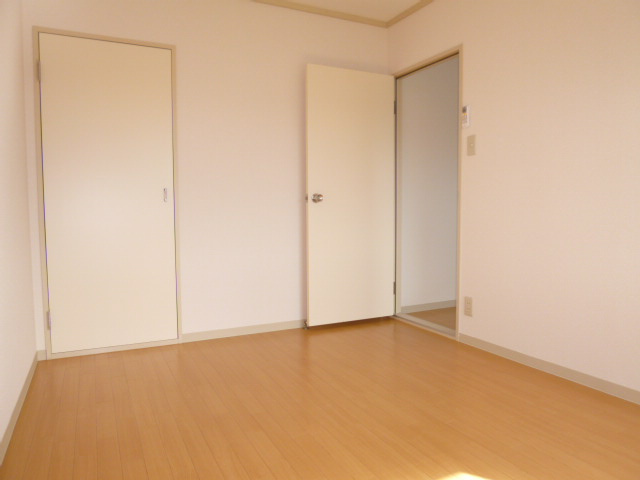 フレグランスまほろばＢの寝室|洋室