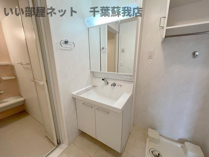 シャトーヒルズの洗面所|ゆったりとスペースのある洗面所