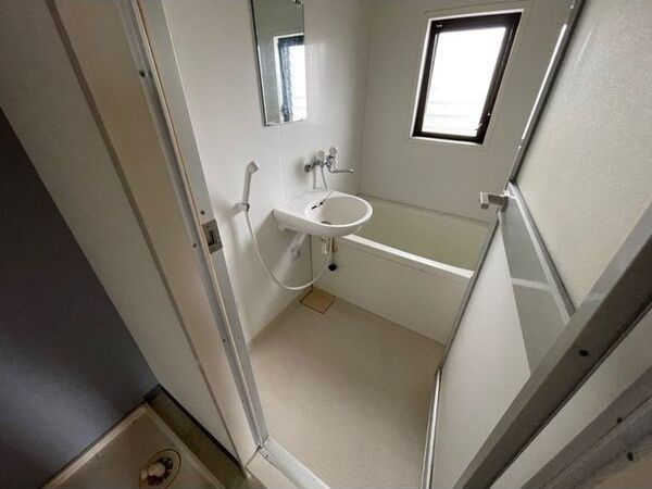 ドムール加美の浴室