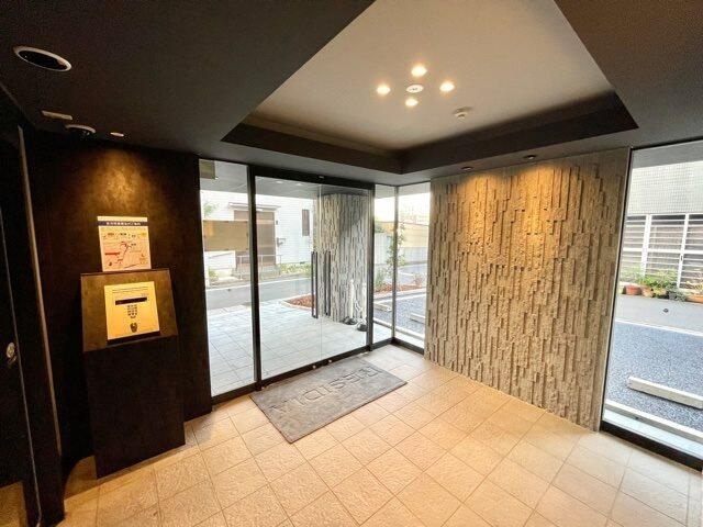 レジディア上落合のロビー