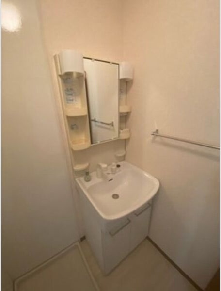 セジュール名和の洗面所