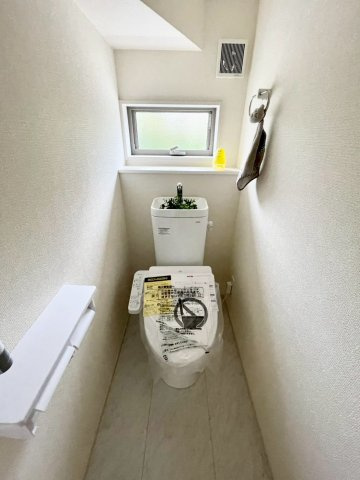川中島町御厨第３のトイレ|1、2階それぞれにトイレ完備！温水洗浄便座機能付きです♪