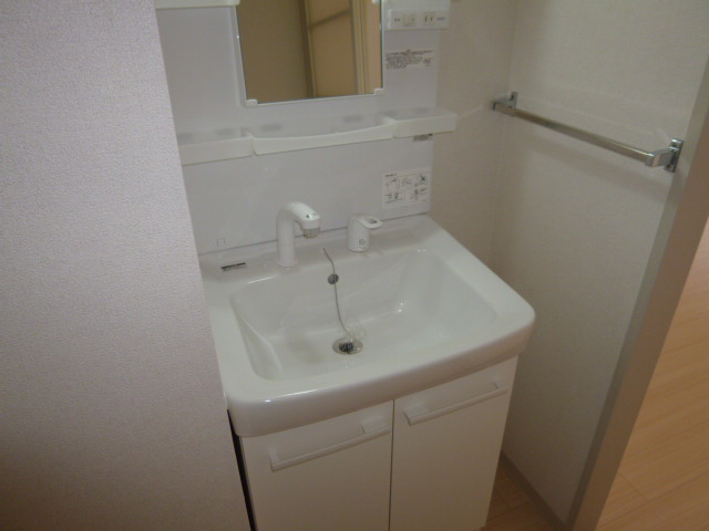 ノースヴェレッジ　Ａの独立洗面台|洗髪洗面化粧台