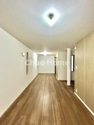 【洋室】 | 葛飾区水元3丁目新築分譲住宅 | 【洋室】快適に過ごす条件は、一人ひとり違います。だからこそ飾り過ぎないシンプルな内装と偏り過ぎないデザインで統一しております。居住していく中でオーナー様だけの【マイホーム】に創り上げて下さい