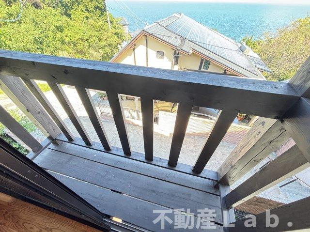 ログキャビン・ヴィラのバルコニー