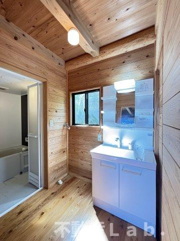 ログキャビン・ヴィラの洗面所