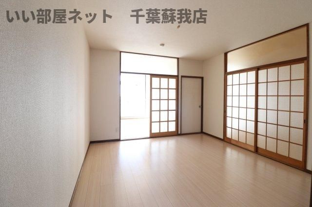 ロイヤルビレッジの居間・リビング|使いやすい居間です