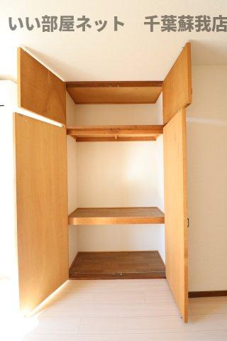 ロイヤルビレッジの収納|こまごまとしたものを収納できそうですね