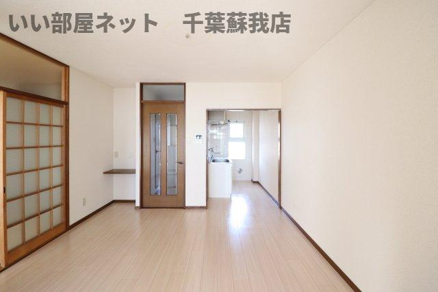 ロイヤルビレッジの居間・リビング|居間です