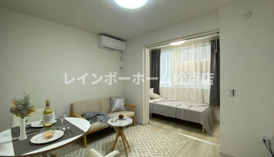 KEIAI RESIDENCE 松戸の居間・リビング