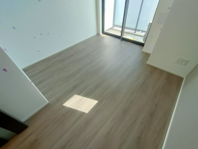 エストゥルース新小岩の洋室