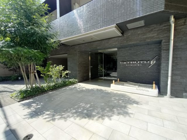 エストゥルース新小岩のエントランス