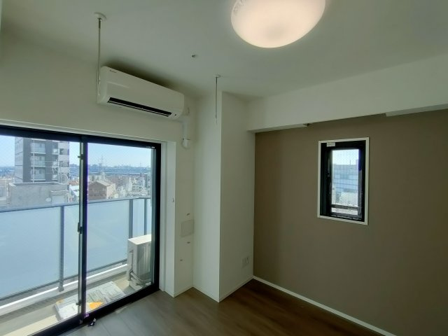 エストゥルース新小岩の洋室