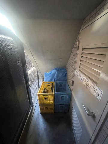 ブライズ早稲田東の駐車場