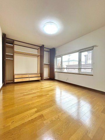 平岡5条4丁目の洋室