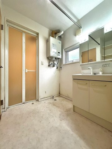 平岡5条4丁目の脱衣所|1階脱衣所