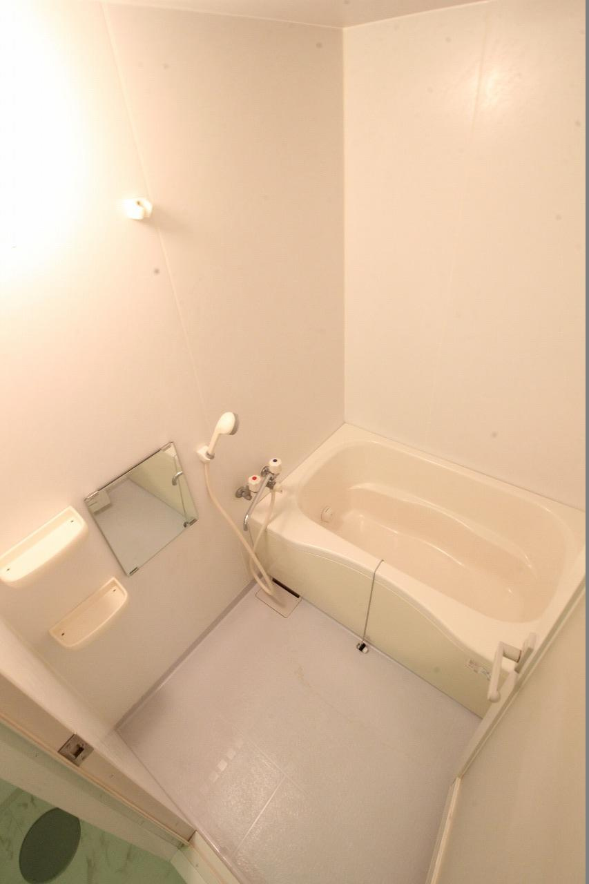 コンフォート西神戸の浴室|※お部屋により仕様が異なる場合があります。