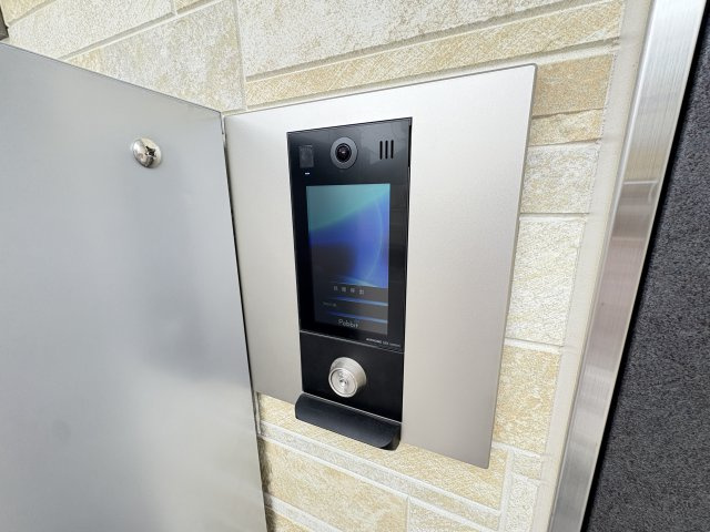 福生セイワレジデンスのエントランス