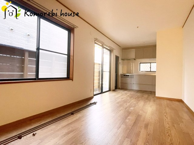 上尾市井戸木４丁目　中古一戸建ての居間・リビング|こちらのリビングで趣味の時間をお楽しみください