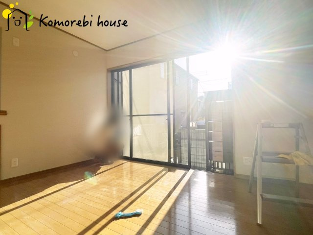 上尾市井戸木４丁目　中古一戸建ての洋室|明るい洋室です