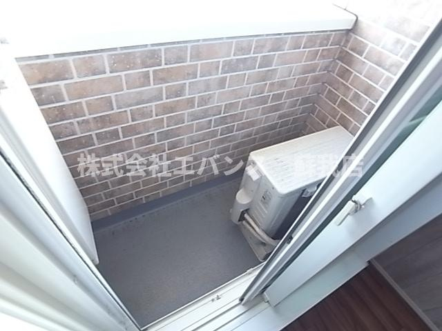 【バルコニー】 | ヒルズ千葉 | バルコニーからの眺めを楽しみながら食事をしませんか