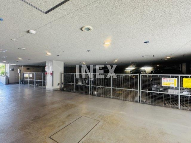 ザ・パークハビオ横浜山手の駐車場