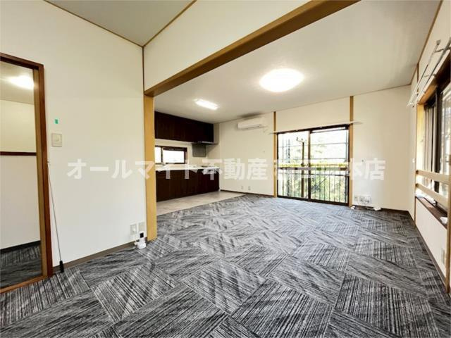 川崎市麻生区多摩美２丁目の一戸建ての居間・リビング