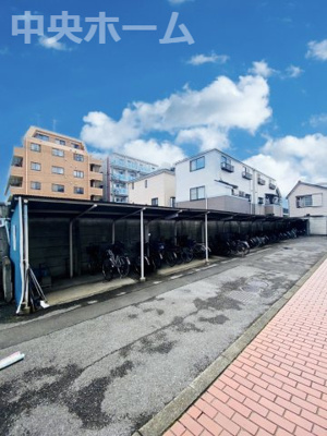 【駐輪場】 | 綾瀬ファイナンス | 【自転車置き場】最新の空き状況や費用などの詳細は担当スタッフまでお問い合わせください。