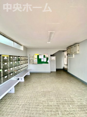 【ロビー】 | 綾瀬ファイナンス | ロビー