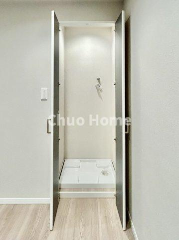 綾瀬ファイナンスのランドリースペース|【ランドリースペース】担当者がスケールを持ち歩いておりますので、ご見学時には現在お使いの洗濯機などがきちんと収まるかなどもチェックして下さい。見学前に測っておくと非常に便利だと思います。