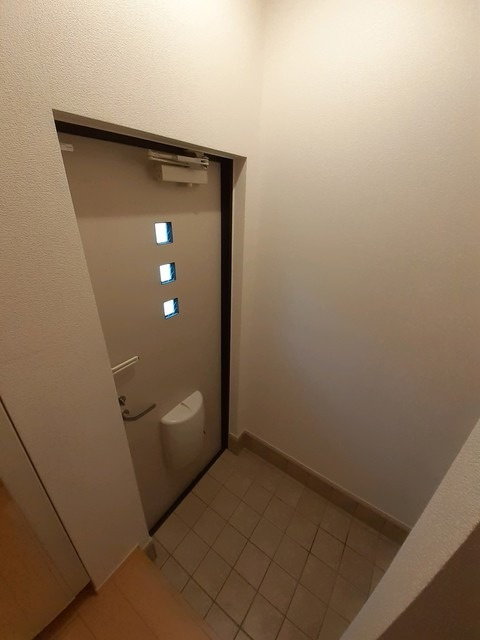 アルバーダの玄関