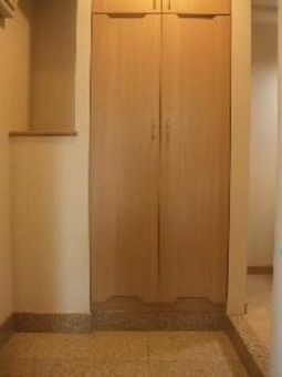 ルーブル渋谷初台弐番館の玄関