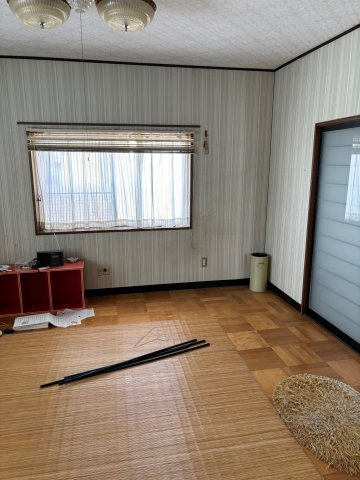 見附市本町4丁目　中古戸建の洋室