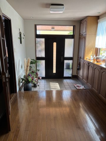見附市本町4丁目　中古戸建の玄関